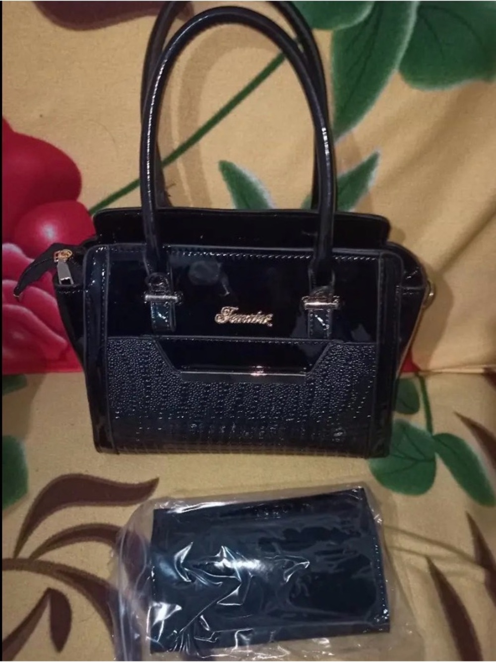Black Women’s Patent Tote Handbag with Wallet -